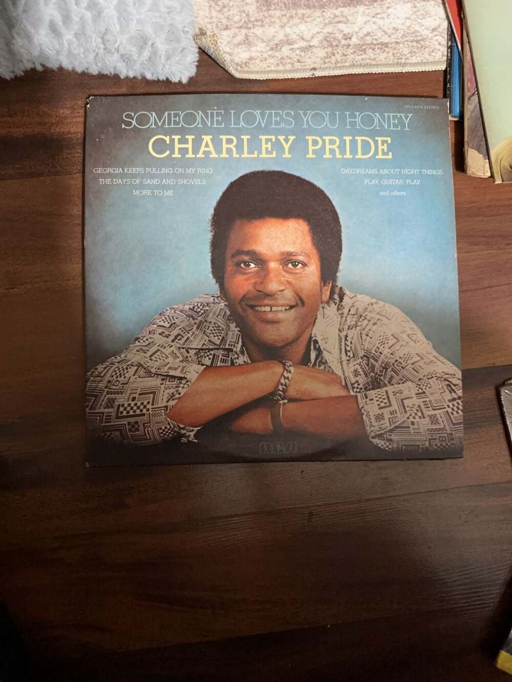 CHARLEY PRIDE - someone loves you honey RCA 2478 (LP vinyl record): : Music, CA